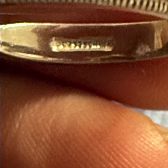 Elegant Silver and Blue Stone Ring - Picture 5 of 5